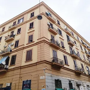 Da Ary Colorful 3*, Neapel Italien